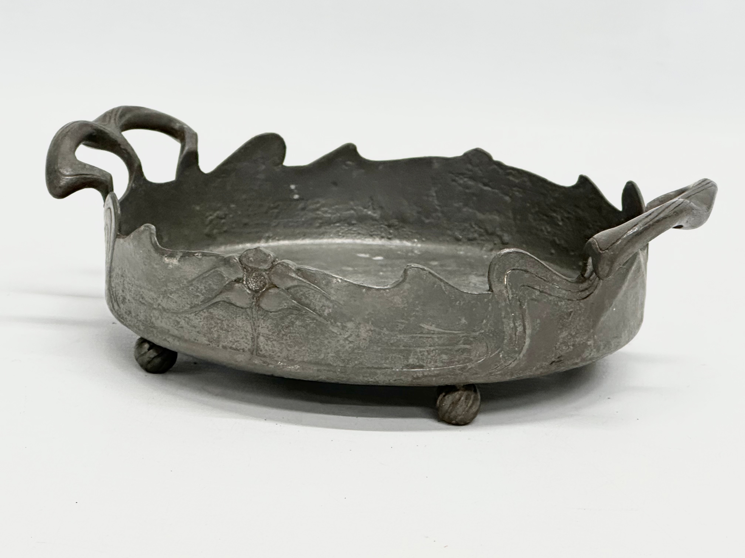 An early 20th century Art Nouveau pewter bowl with original glass liner. Orivit. Circa 1900-1910. - Image 6 of 7