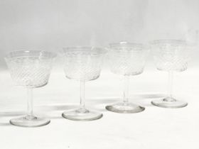 A set of 4 late 19th/early 20th century etched champagne glasses. Circa 1900. 8.5x12cm