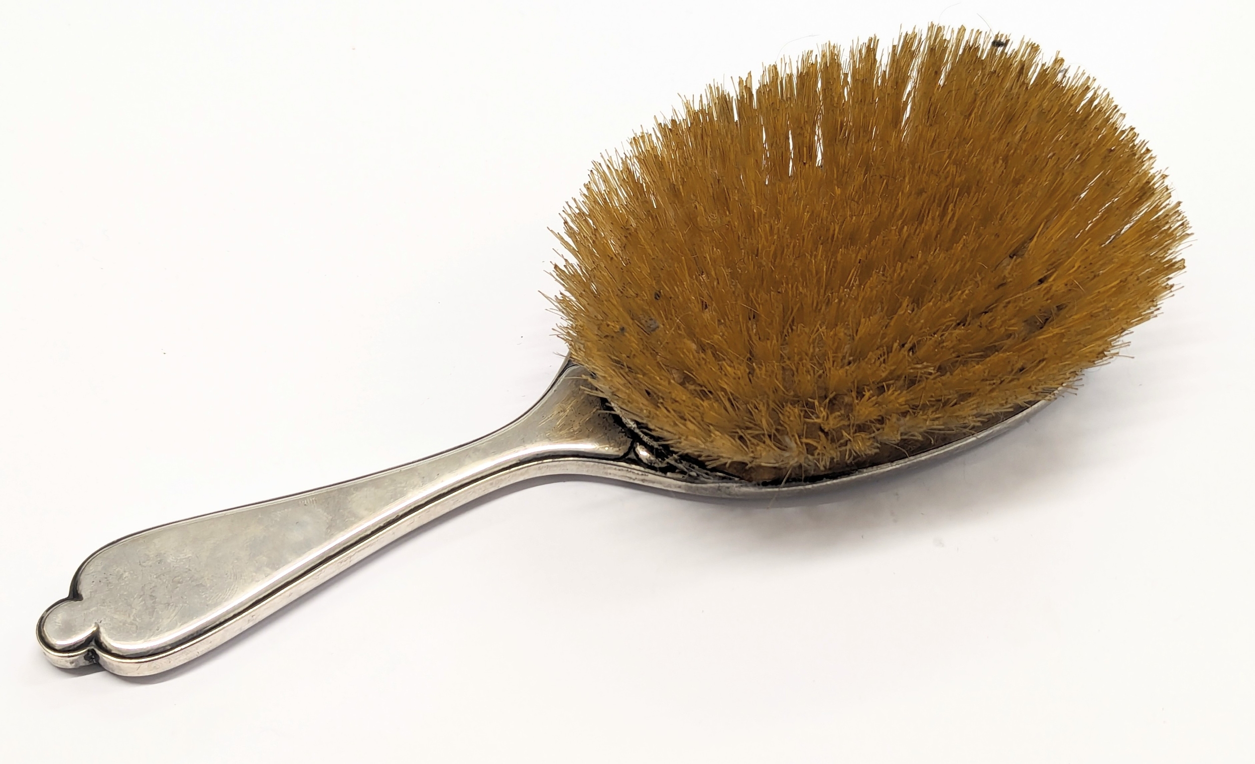 An early 20th century Art Deco silver rimmed / handled vanity brush by Richard Comyns. London, 1928. - Image 2 of 4