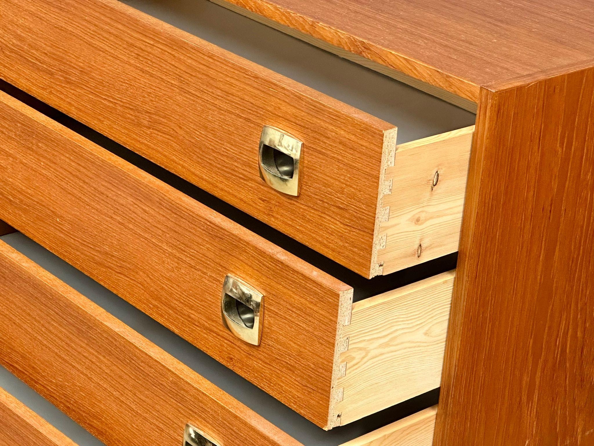 A Danish Mid Century teak chest of drawers. 80x40x100cm - Image 3 of 10