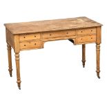 A Howard & Sons 19th century ash and walnut writing desk/side table. Circa 1870-1880. 121x61x75.5cm