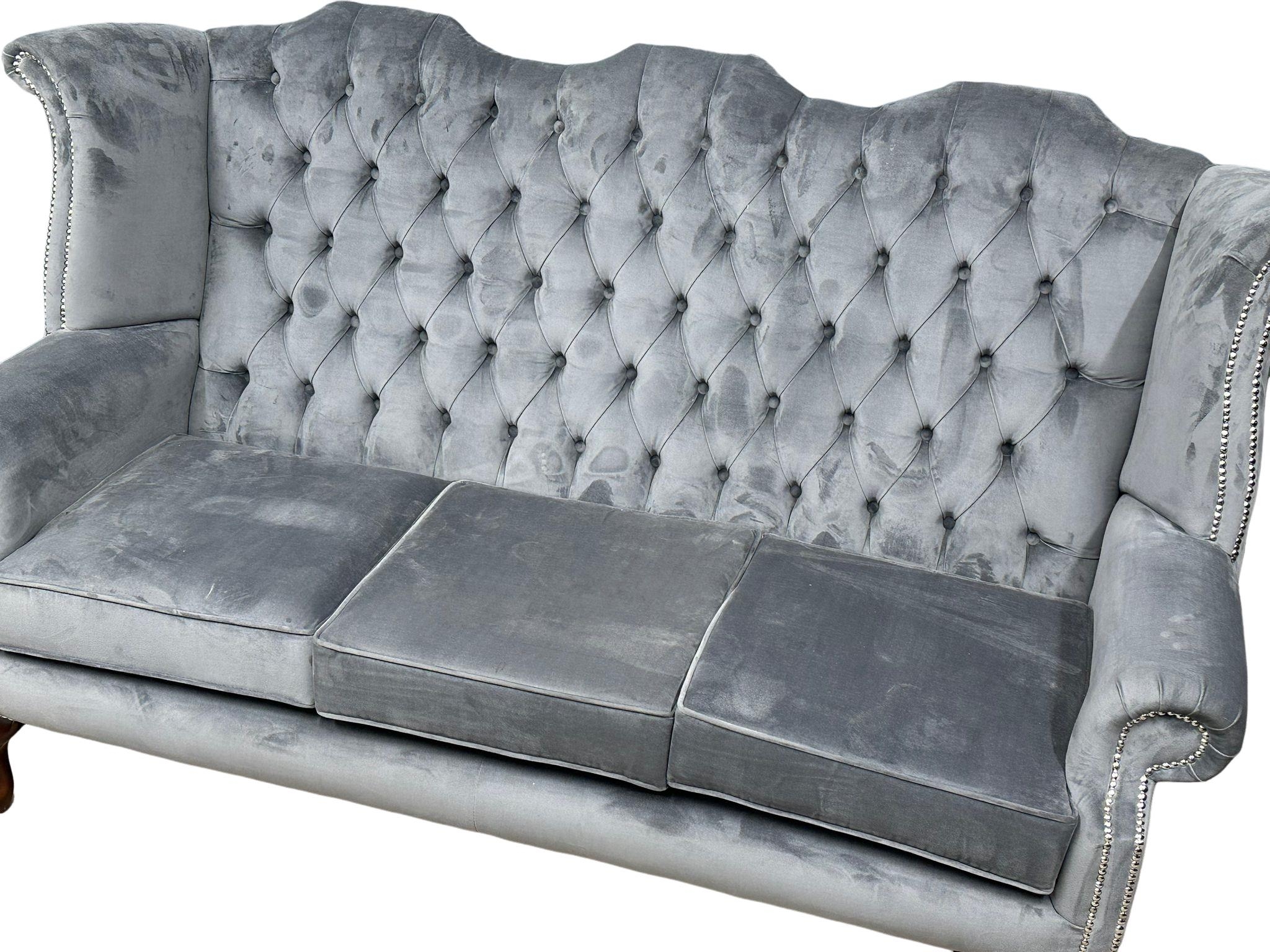 A 3pc Victorian style deep buttoned wing back suite. Including a 3 seater wing back sofa and - Image 5 of 6