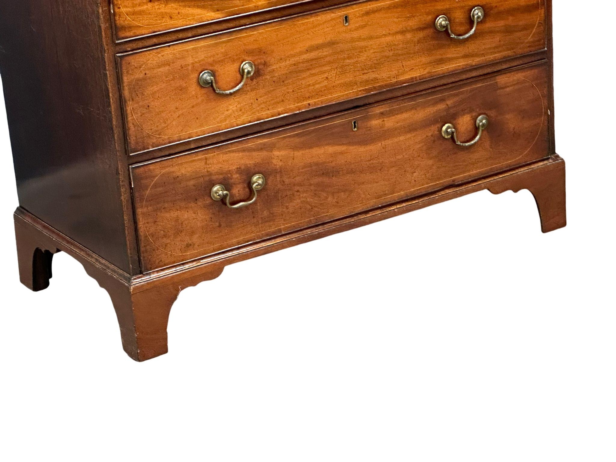 A good quality George III inlaid mahogany secretaire chest of drawers with original brass drop - Image 5 of 12