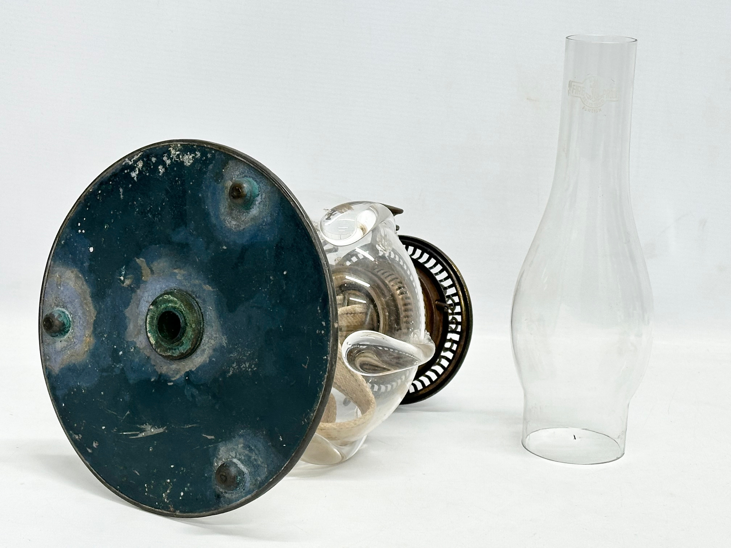 A Victorian hand blown glass bowl oil lamp on sorcerers mirror base. 20x49cm - Image 8 of 8