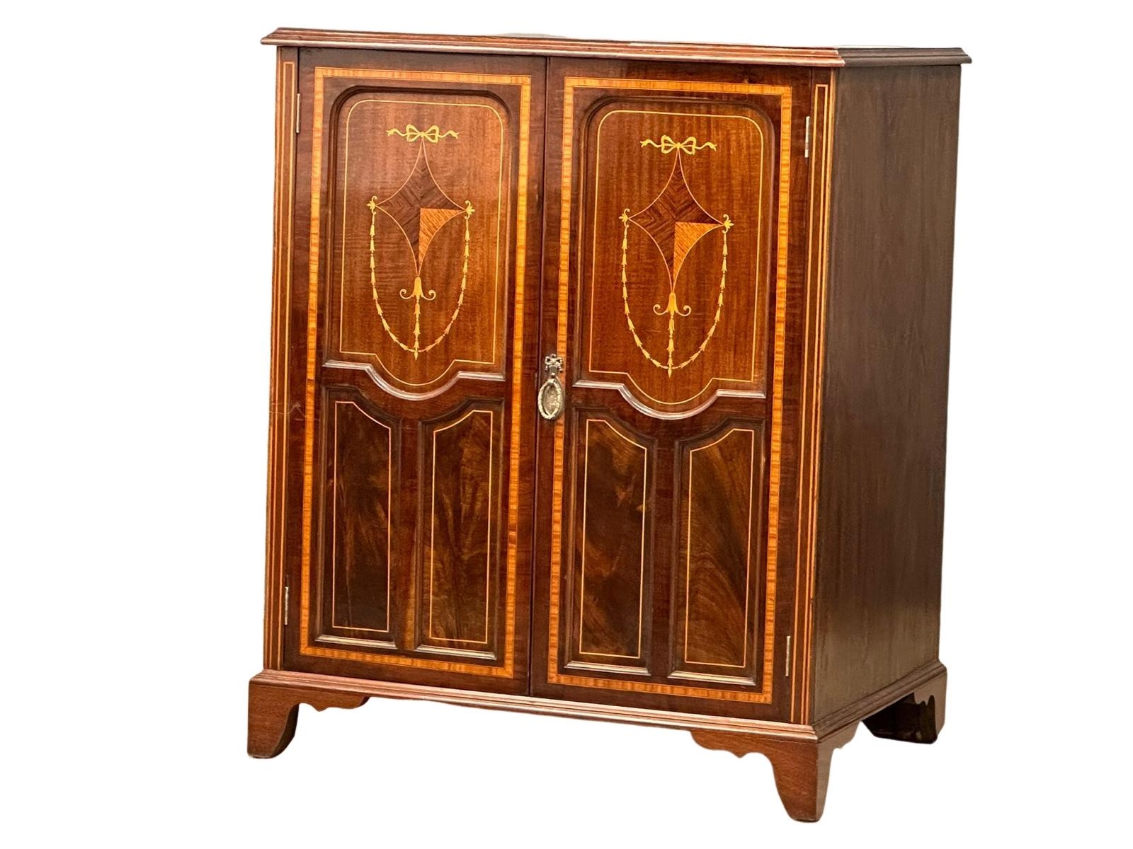 A late 19th century Sheraton Revival inlaid mahogany linen cupboard/ side cabinet. Circa 1890- - Image 3 of 7