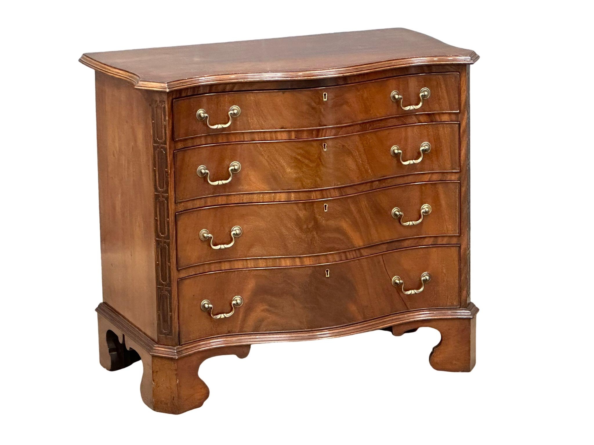 A good quality late 19th century Chippendale Revival mahogany serpentine front chest of drawers. - Image 18 of 22