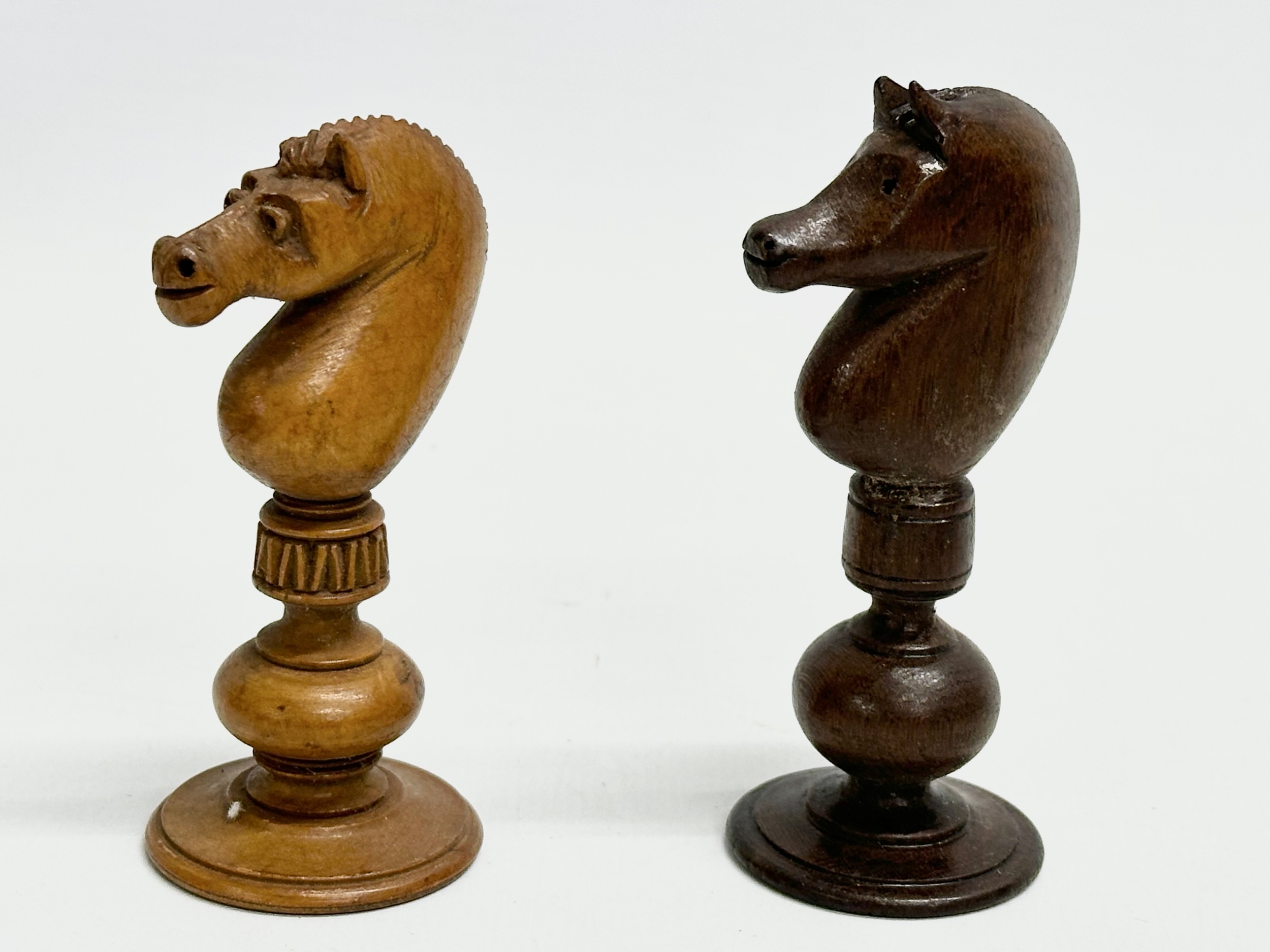 Good quality 19th Century chess pieces in the style of the Holy Land Crusade, Islamic vs Christian - Image 14 of 17