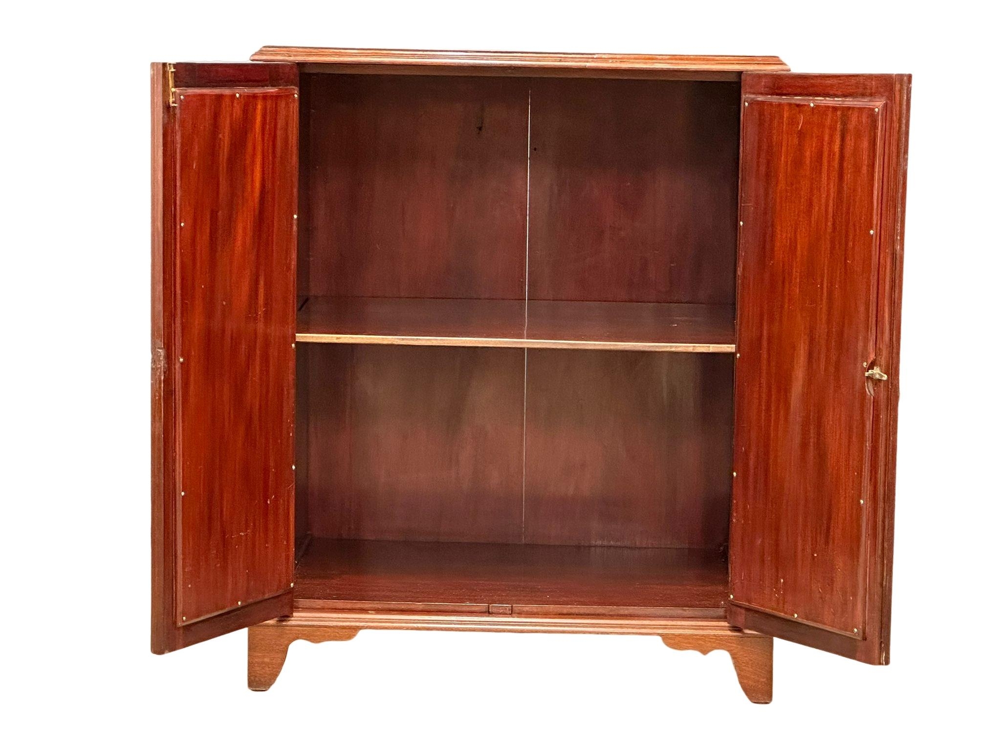 A late 19th century Sheraton Revival inlaid mahogany linen cupboard/ side cabinet. Circa 1890- - Image 2 of 7