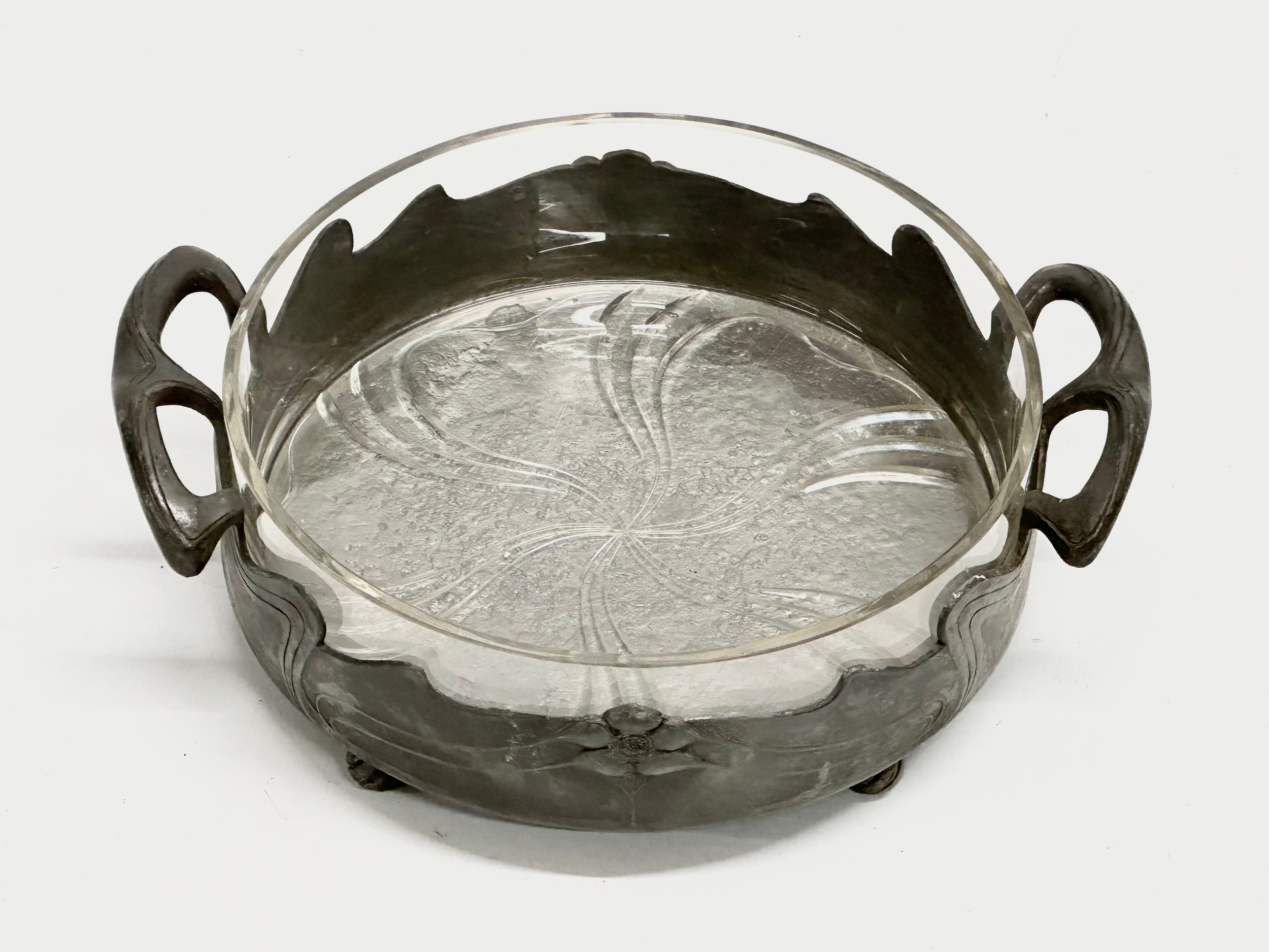 An early 20th century Art Nouveau pewter bowl with original glass liner. Orivit. Circa 1900-1910. - Image 2 of 7