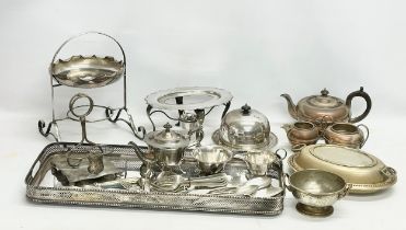 A quantity of 19th and 20th century silver plate.