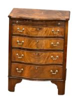 An Early 20th Century Chippendale Revival mahogany bachelors chest of drawers. 62x45x82cm