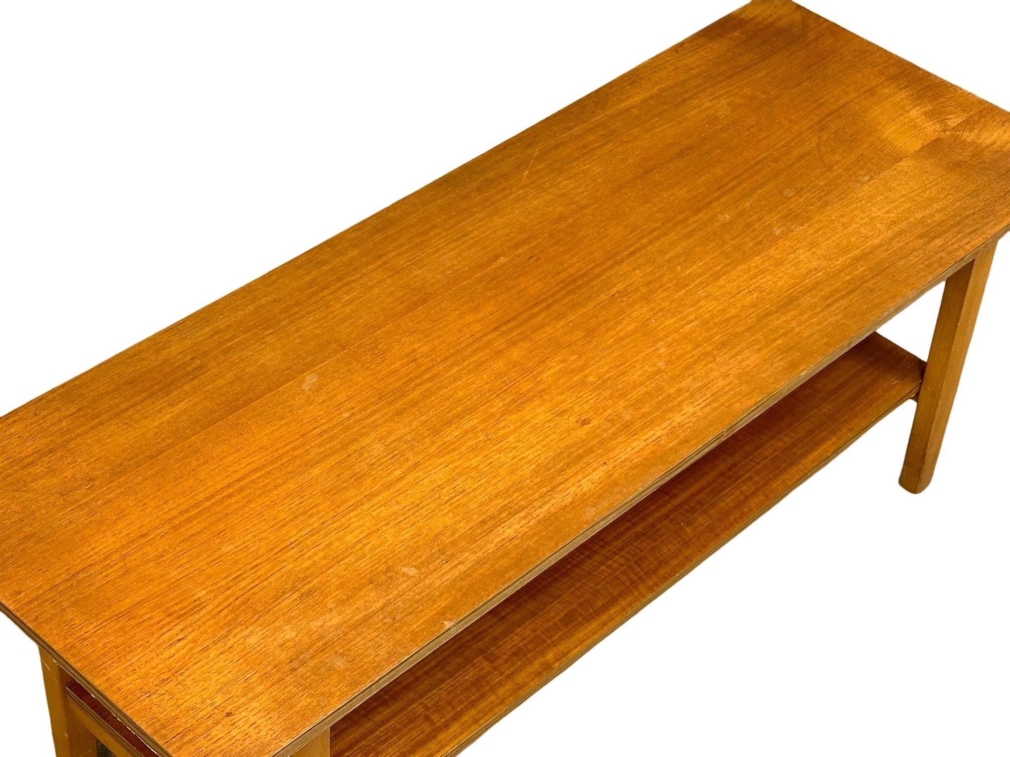 A Mid Century teak 2 tier coffee table, 121cm x 44.5cm x 45cm - Image 2 of 2