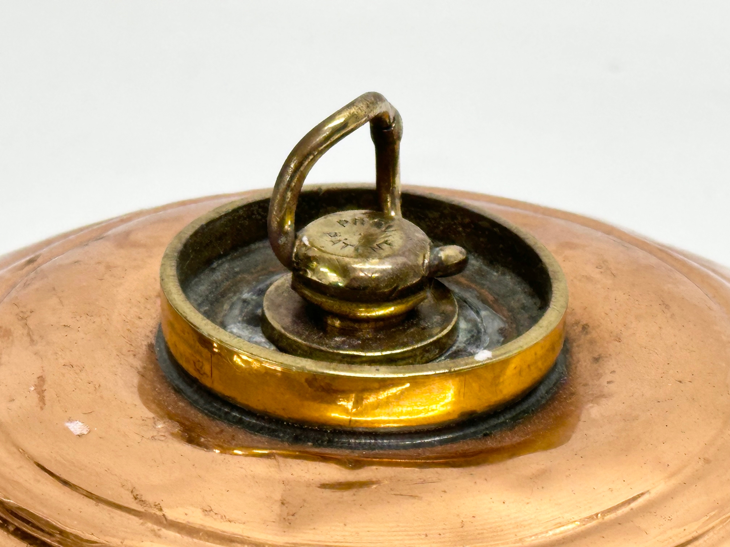 A Wafax copper bed warmer. 21x10cm - Bild 3 aus 5