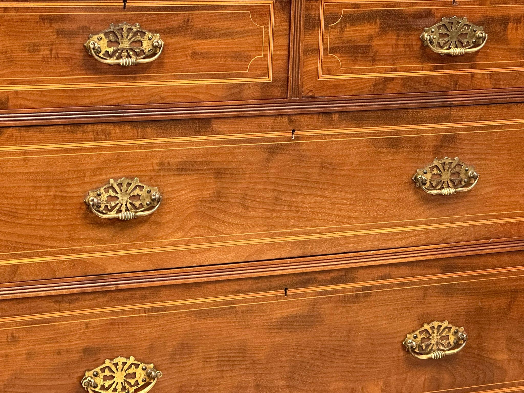 A Late Victorian inlaid walnut chest of drawers. Circa 1890-1900. 107x53x77cm - Image 2 of 5