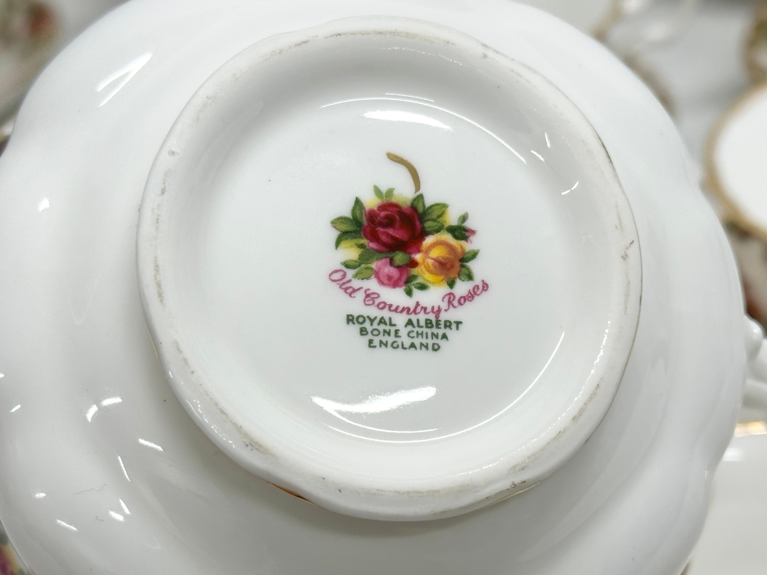 12 Royal Albert ‘Old Country Roses’ soup bowls with 12 saucers. 24 piece. - Image 3 of 4