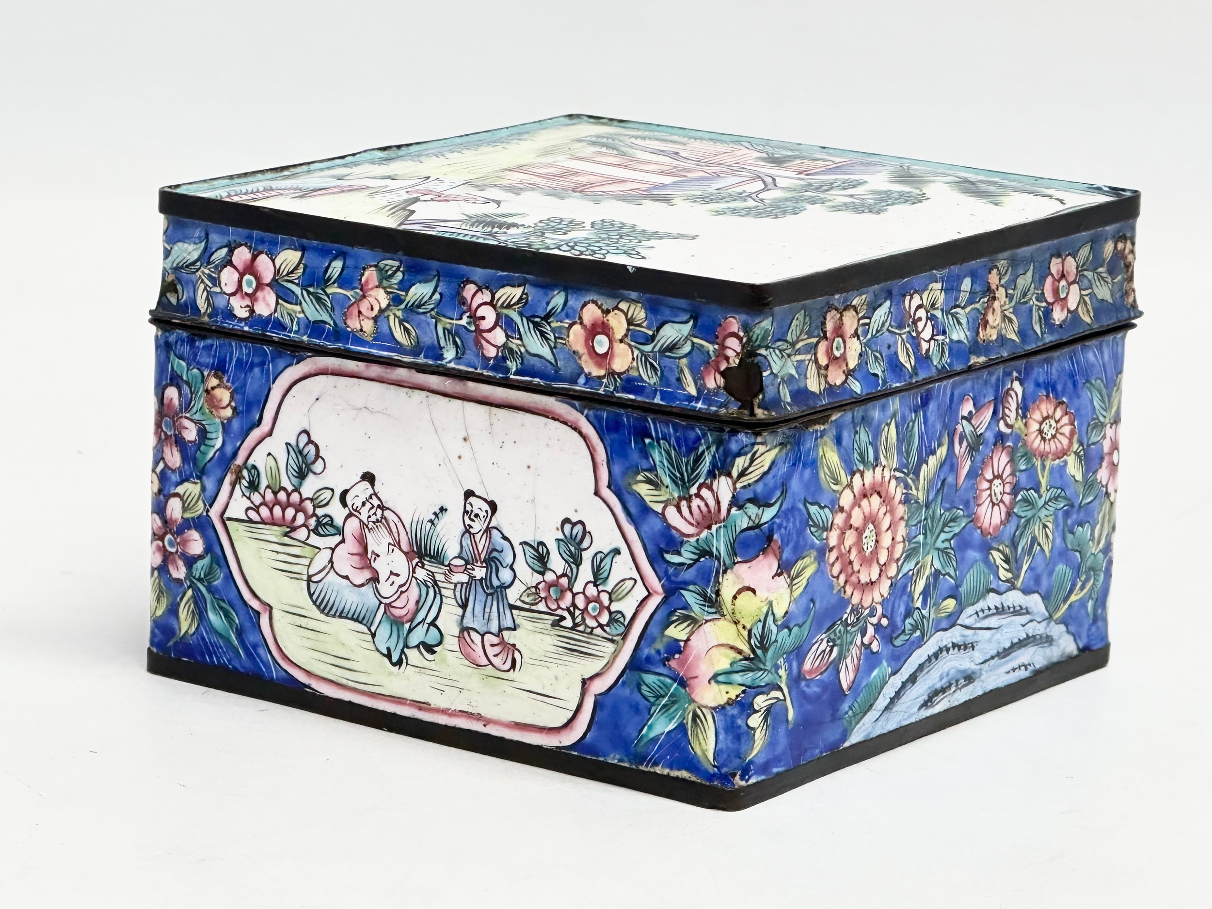 An Early 20th Century Chinese Canton Cloisonné Enamel trinket box. Circa 1900. 9.5x9.5x5.5cm - Image 8 of 12