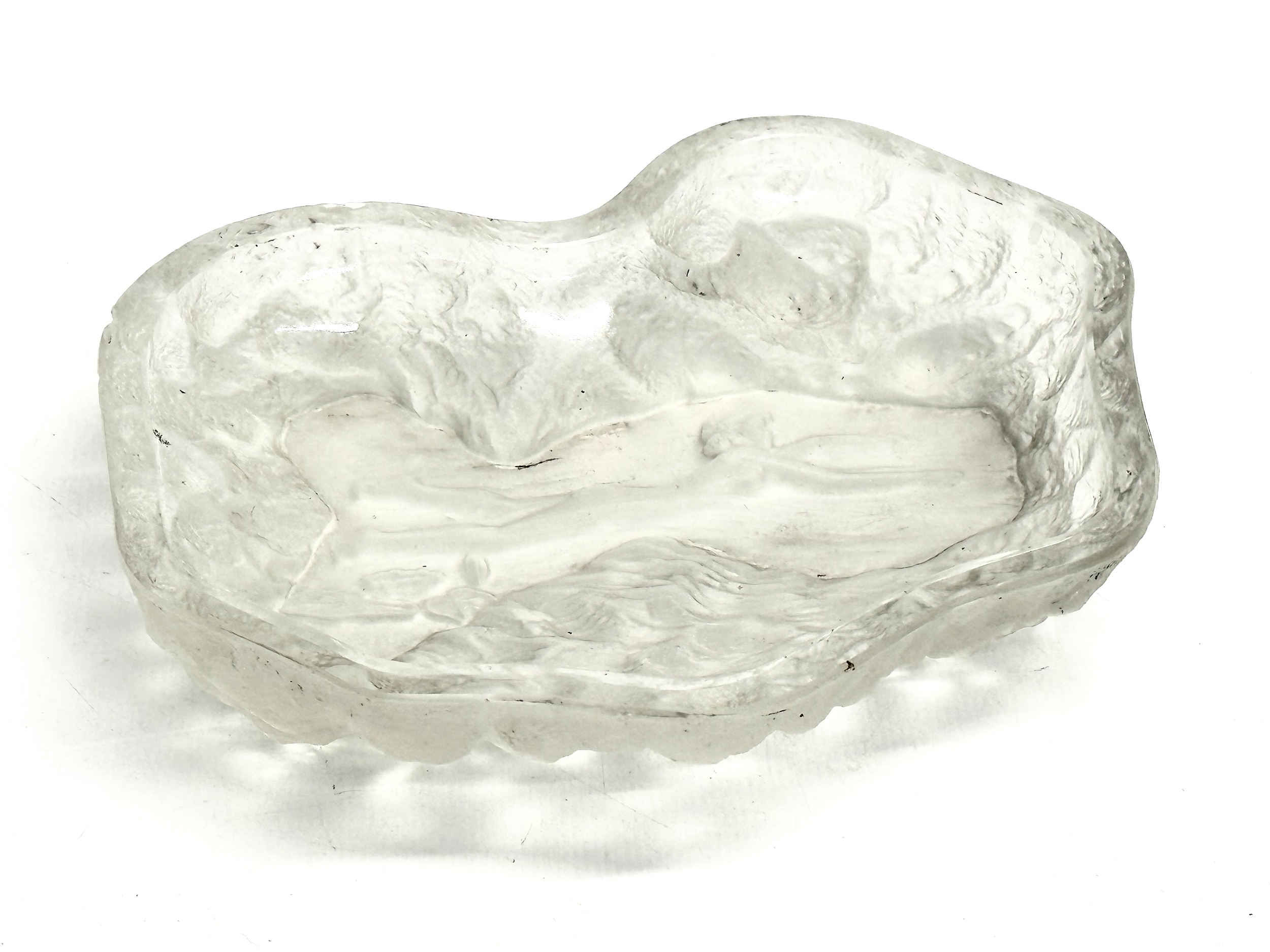 A Czech frosted glass trinket dish by Hoffmann Schlevogt. 16.5x13.5cm - Image 2 of 3