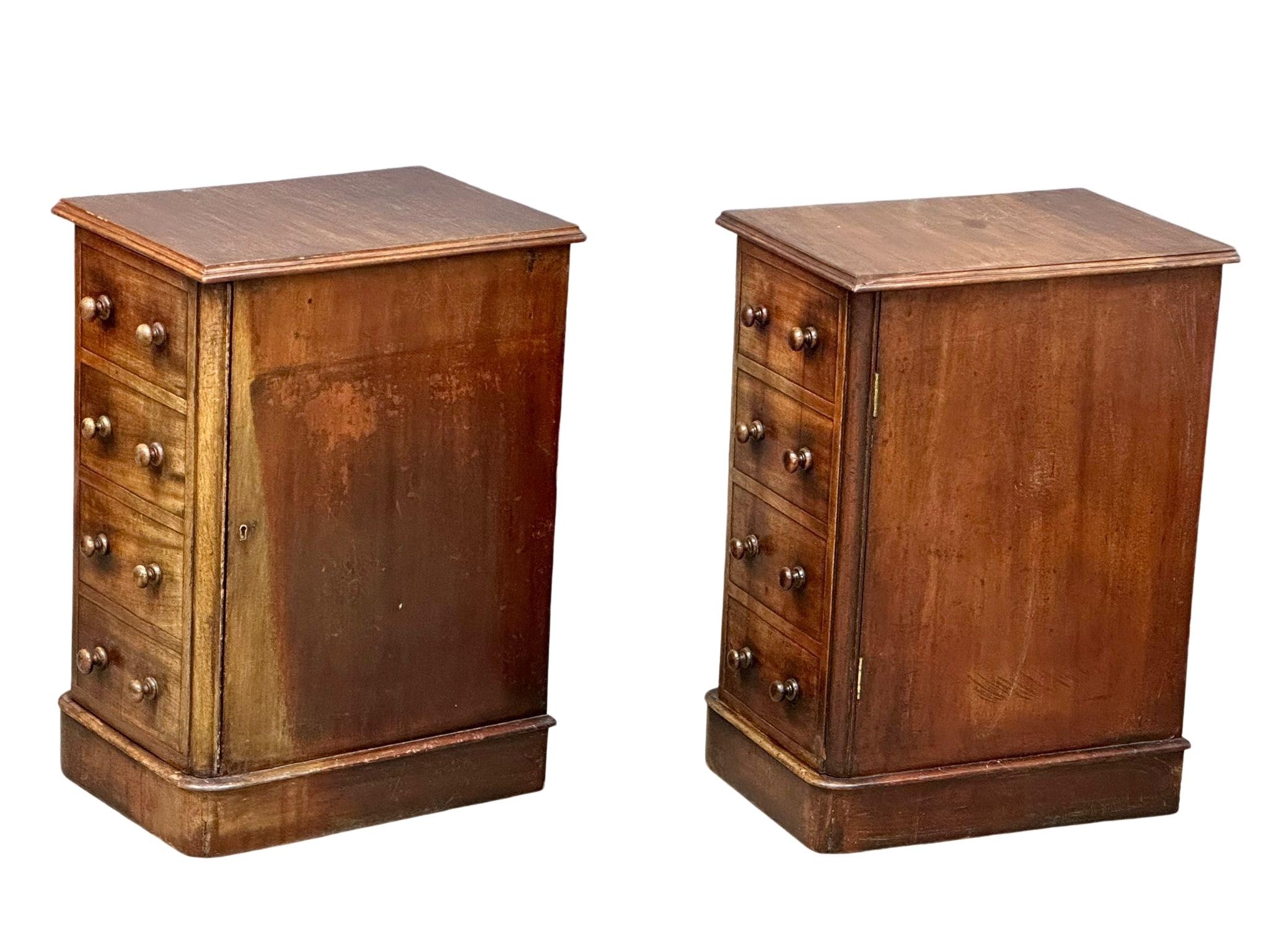 A pair of Victorian mahogany pedestal bedside lockers, 36.5cm x 53cm x 73cm 8 - Image 4 of 5