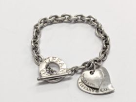 A silver bracelet. 27.9g