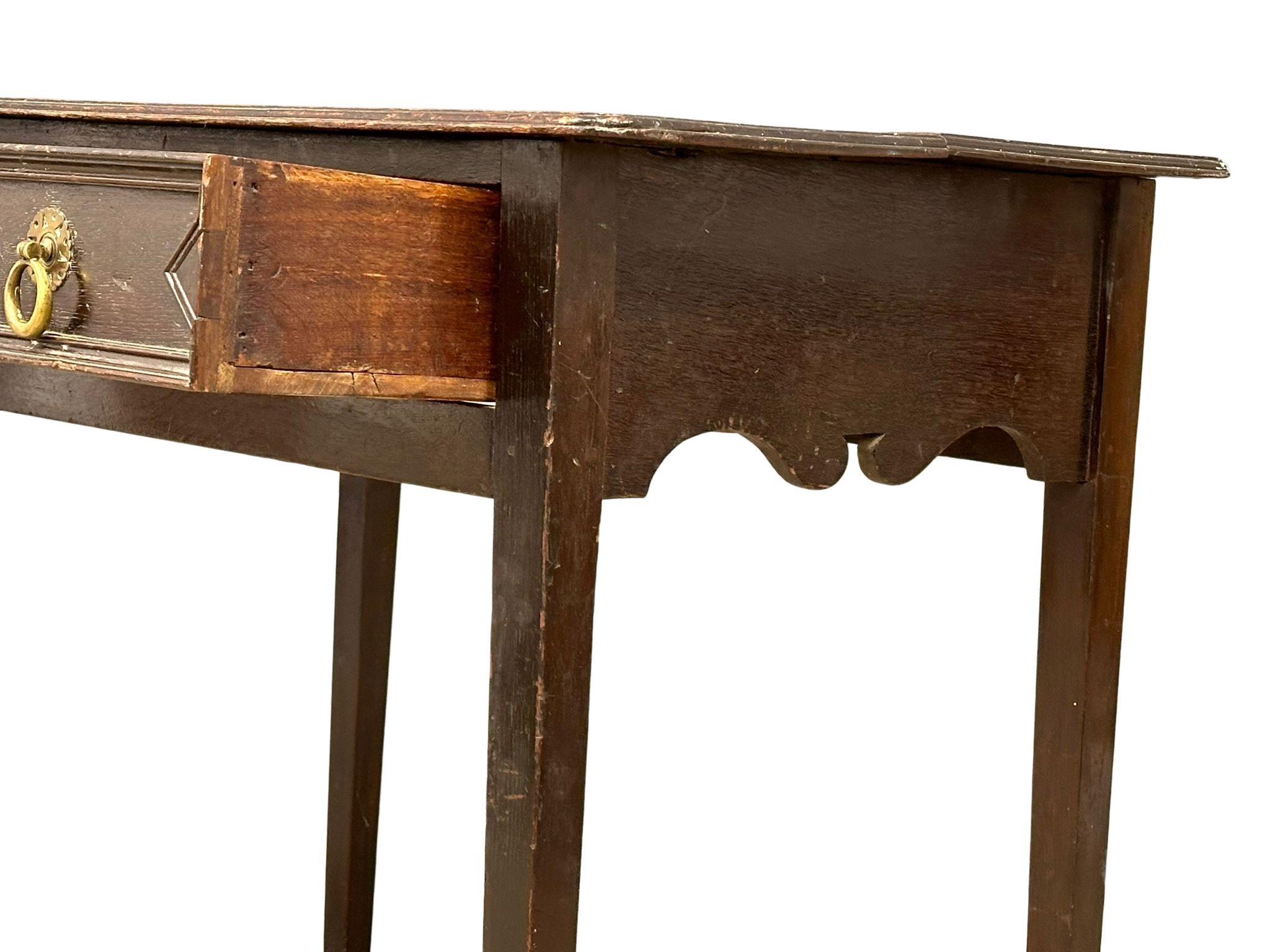 A Mid 19th century oak side table in the 17th century style. Circa 1830-1850. 89x53x75cm 1 - Image 5 of 8