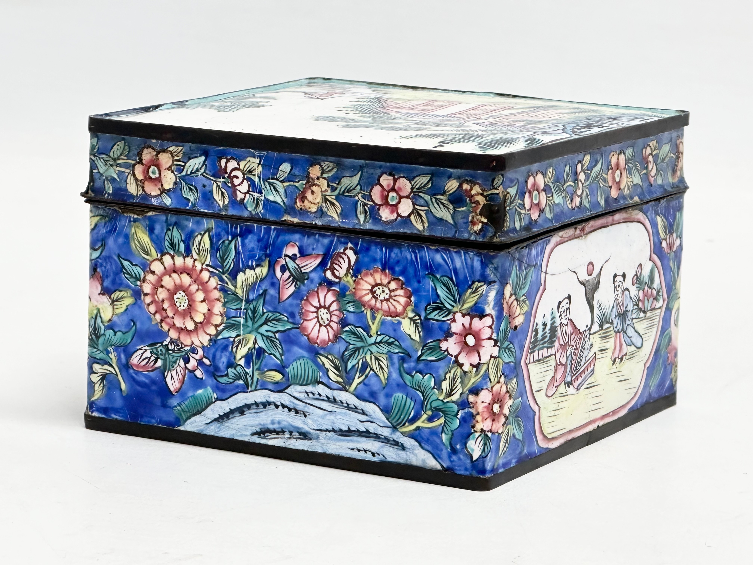 An Early 20th Century Chinese Canton Cloisonné Enamel trinket box. Circa 1900. 9.5x9.5x5.5cm - Image 6 of 12