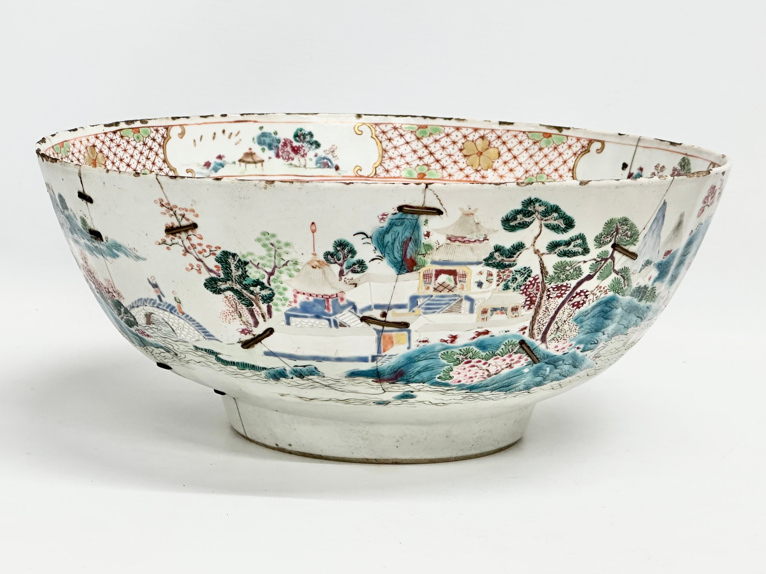 A collection of 18th and 19th Century Chinese and Japanese pottery. A Late 18th Century Chinese - Image 15 of 44