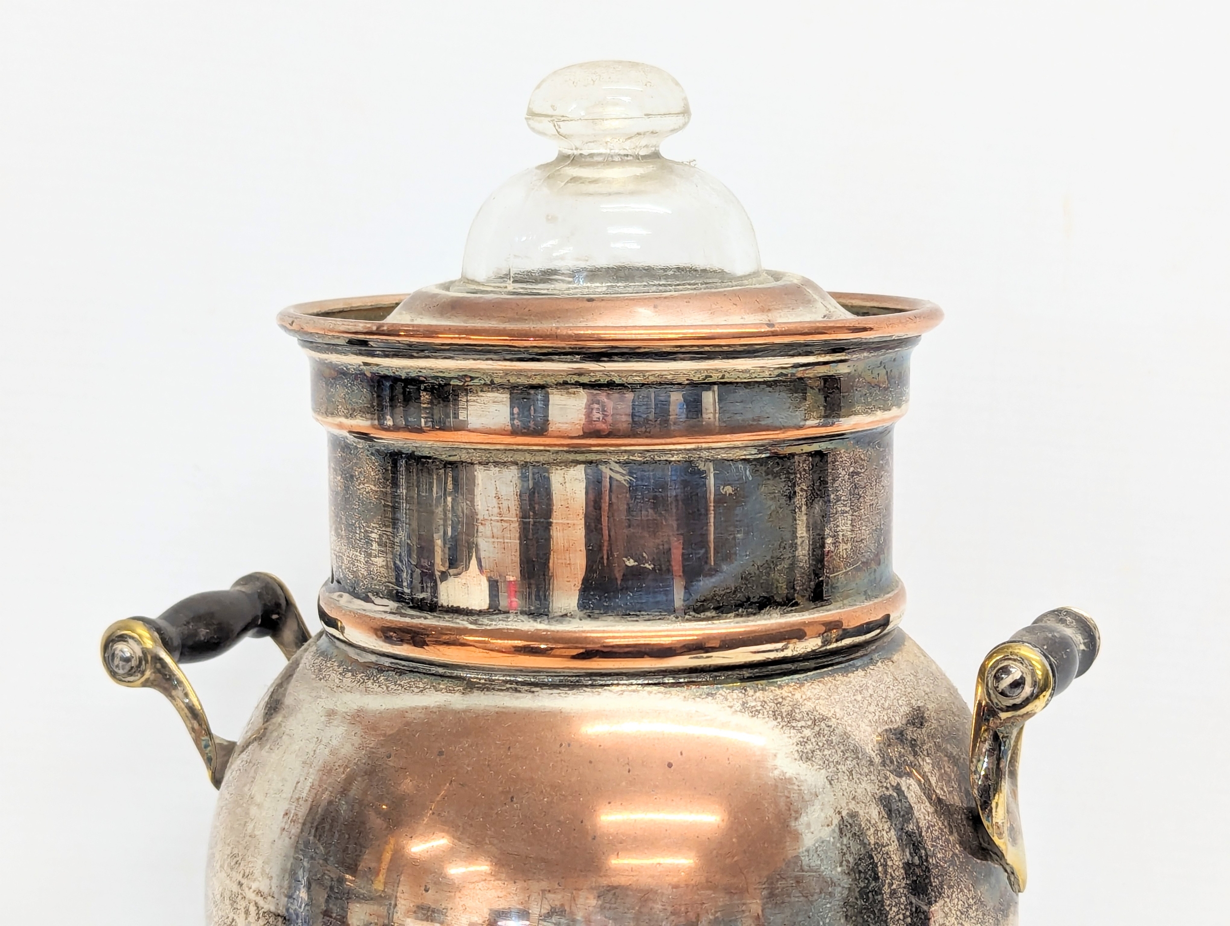 An Early 20th Century copper and brass tea urn. 34cm - Image 2 of 3