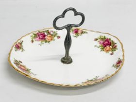 A 1962 Royal Albert LTD ‘Old Country Roses Cake server/sandwich server. 27x25x13cm