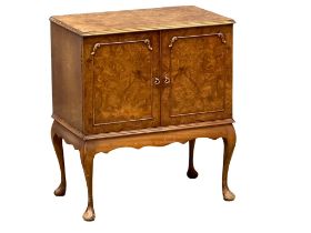 A Mid 20th Century George III style Burr Walnut record cabinet. 60x37x70cm