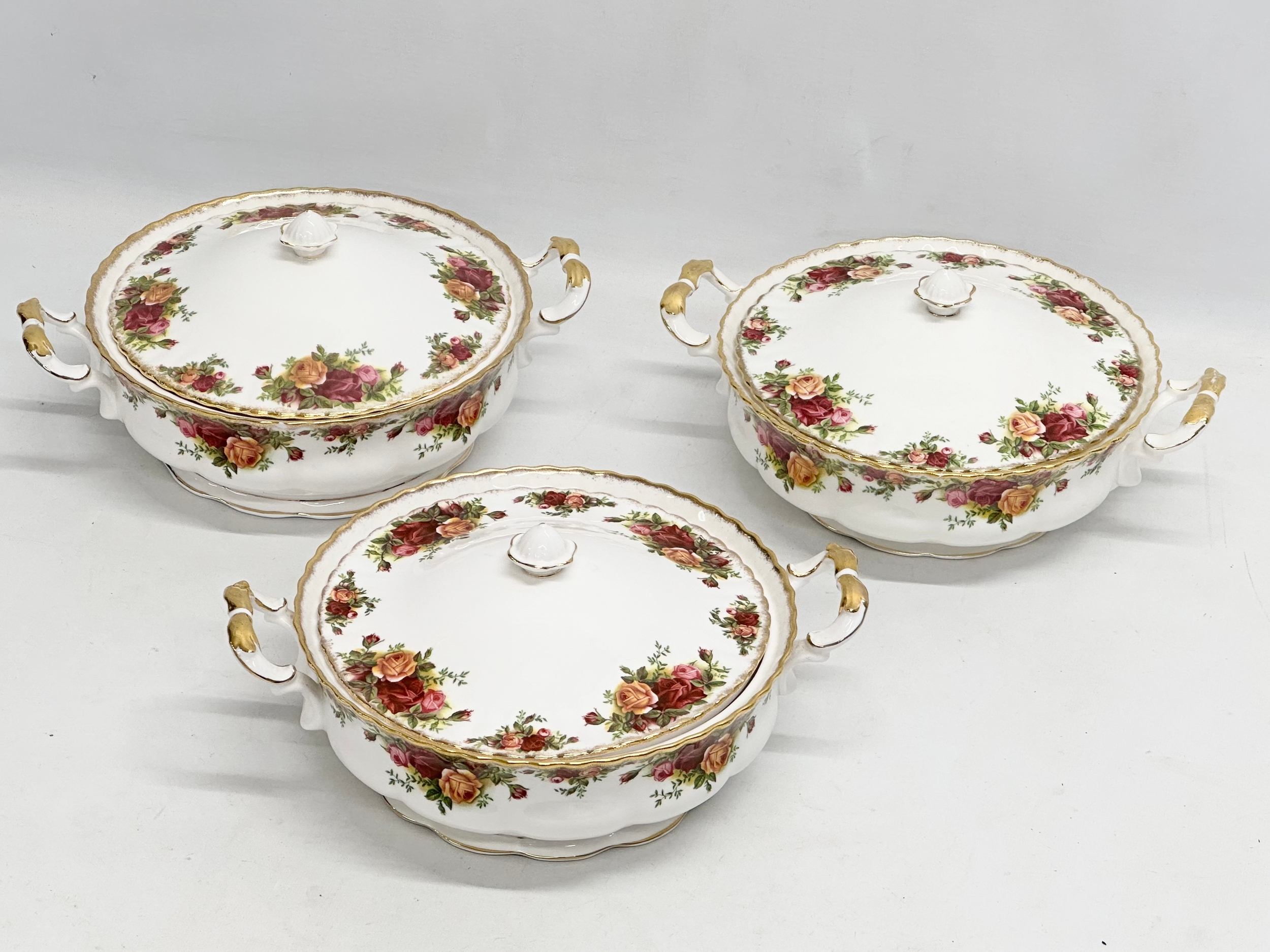 3 Royal Albert ‘Old Country Roses’ tureens. 29x22x12cm - Image 2 of 3