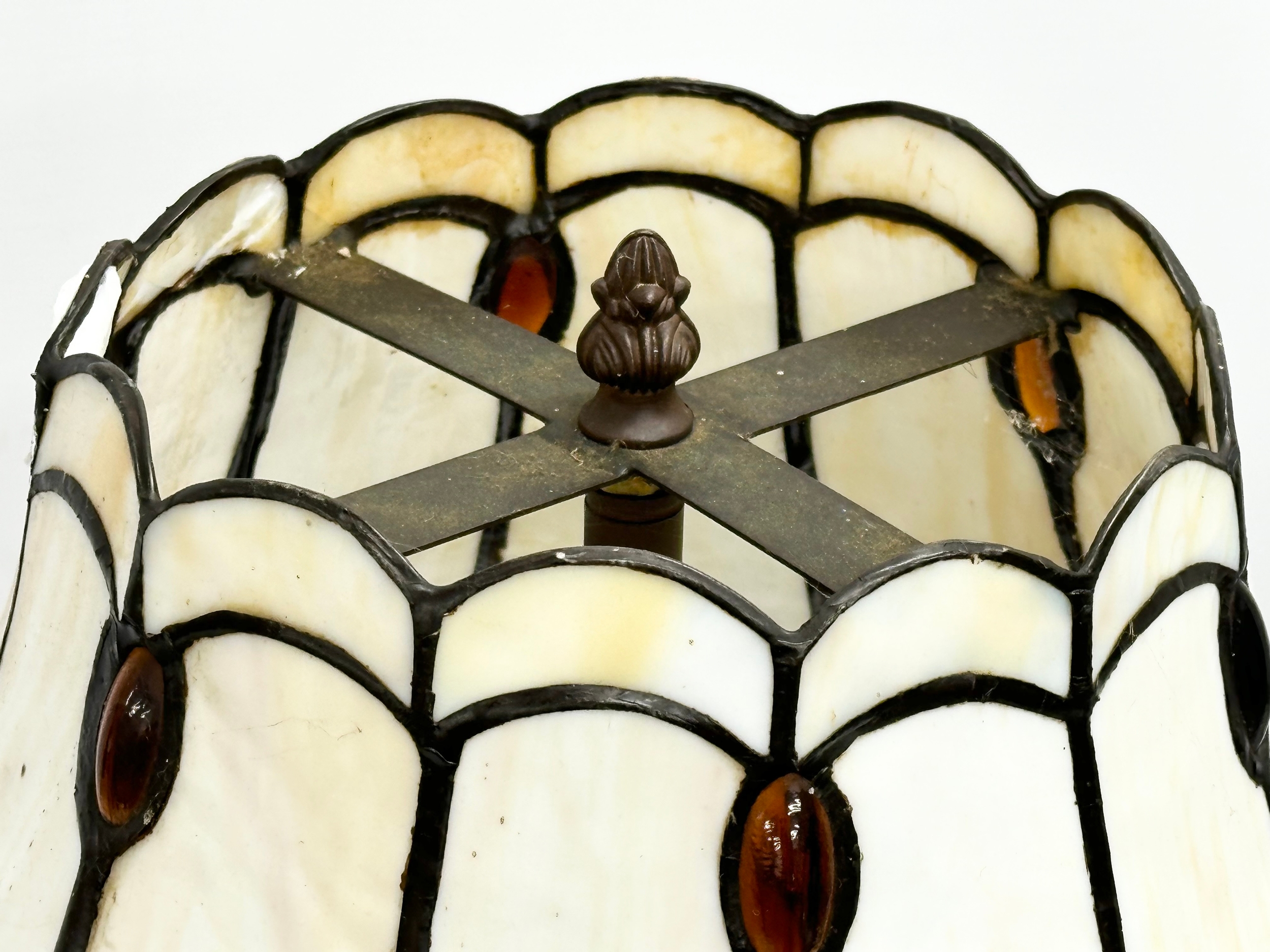 A large Tiffany style table lamp with amber glass droplets. 44x70cm - Image 3 of 5