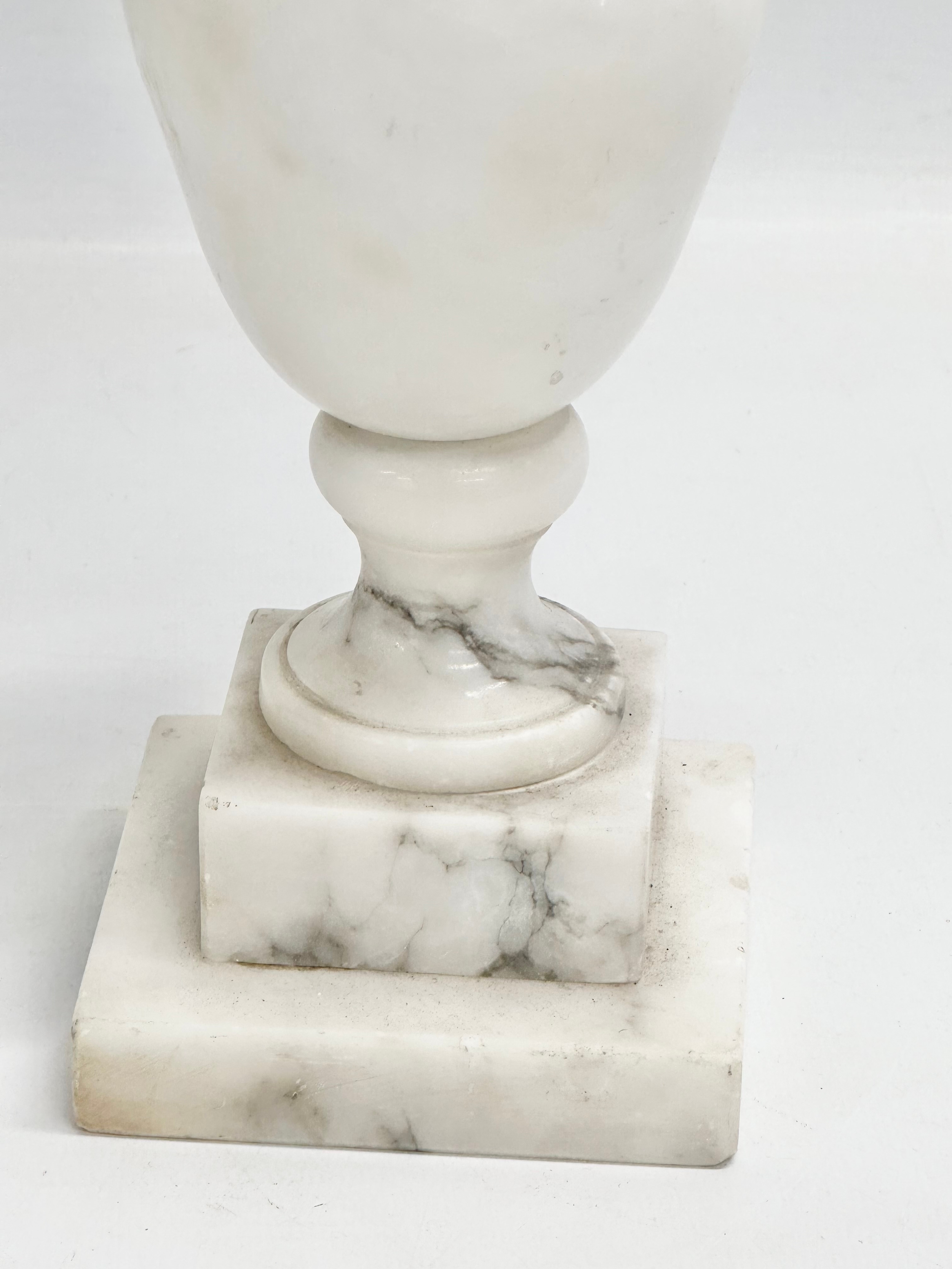 An early/mid 20th century Italian alabaster table lamp. 1930/1950. 33cm. - Image 3 of 3