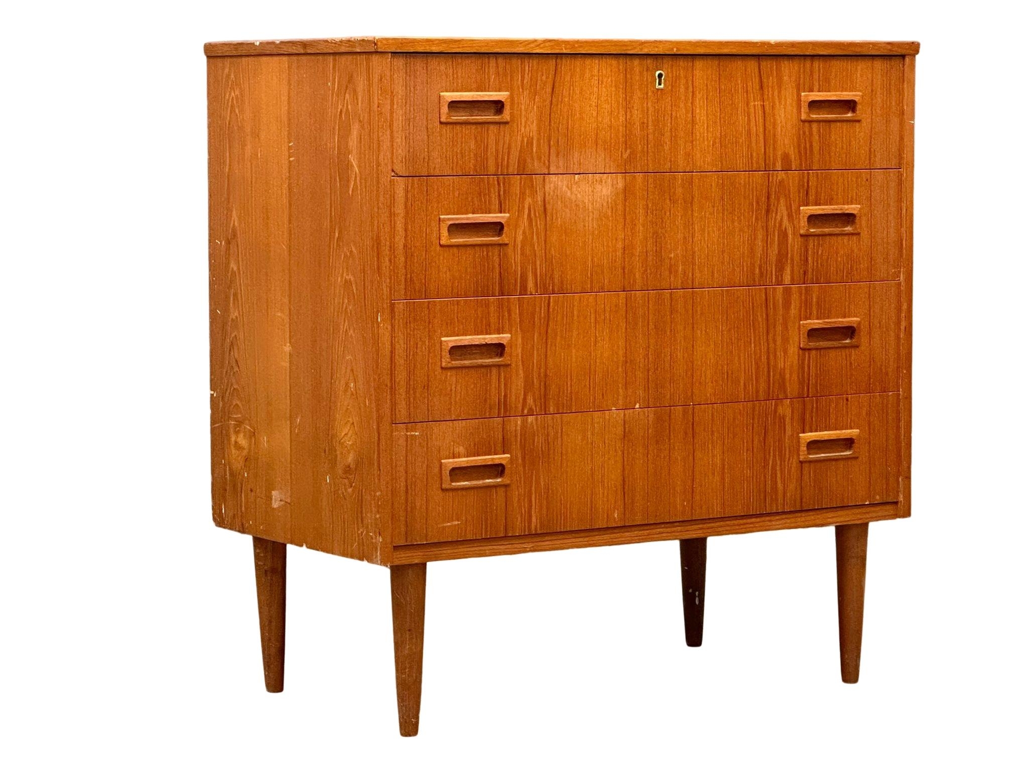 A Danish Mid Century teak chest of drawers. 77x41x79cm - Bild 2 aus 6