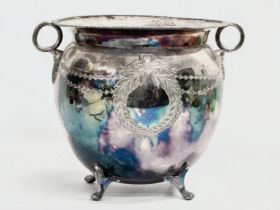 A Late 19th Century W.H. Hall plated jardiniere. 1890-1900. 24.5x20x20cm