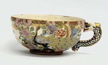 A rare Japanese Satsuma tea cup. 11x9x4.5cm