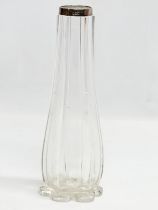 An early 20th century silver mounted glass vase by Schindler & Co (David Loebl) 1915-1920. 20.5cm