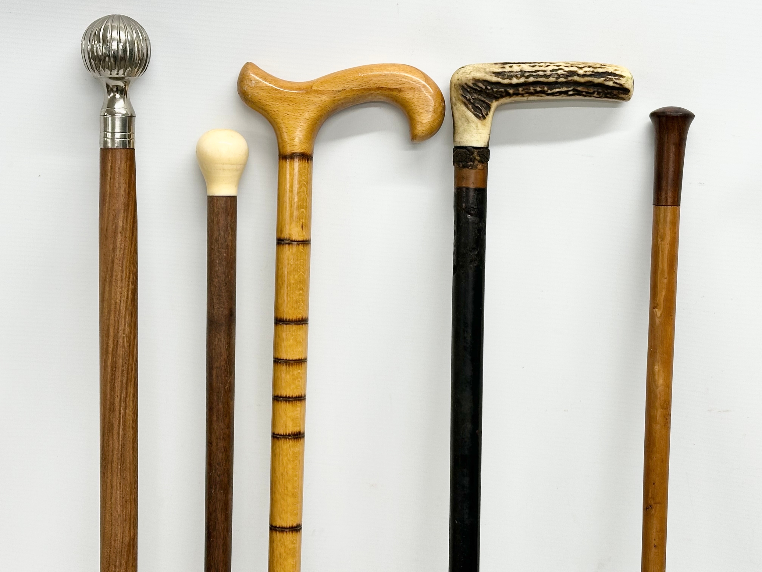 5 good quality vintage walking sticks. Largest 93cm - Image 2 of 3