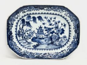 A Late 18th Century Chinese Export platter. 33.5x25cm