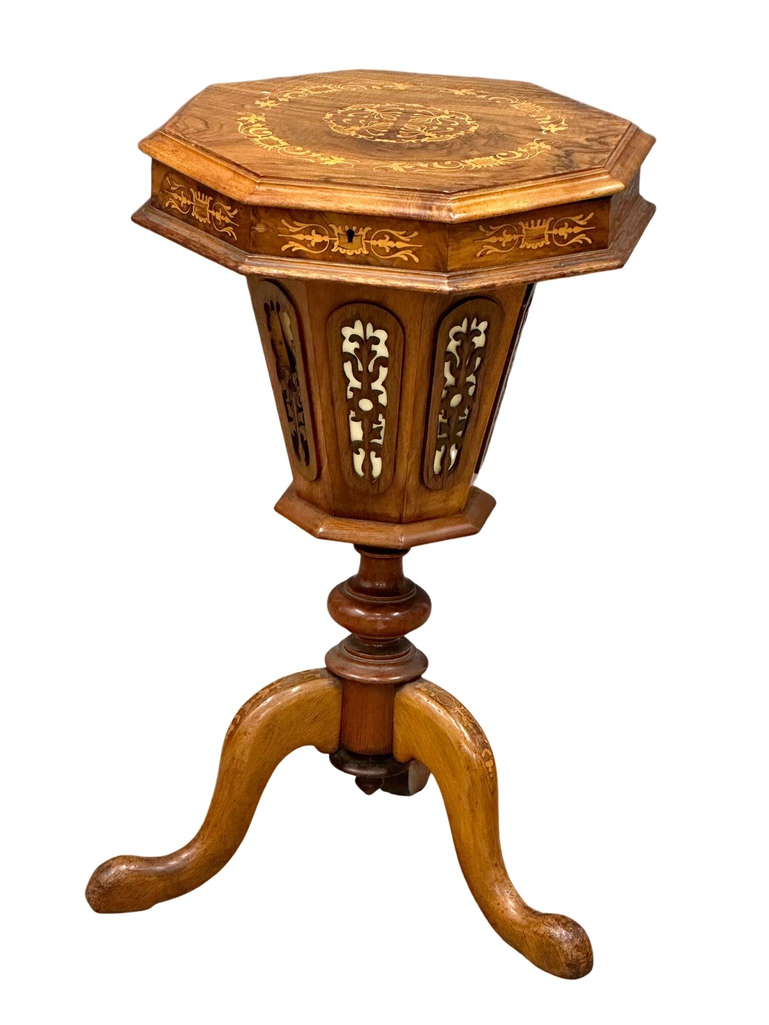 A Victorian inlaid walnut trumpet work table. 42x42x73cm.