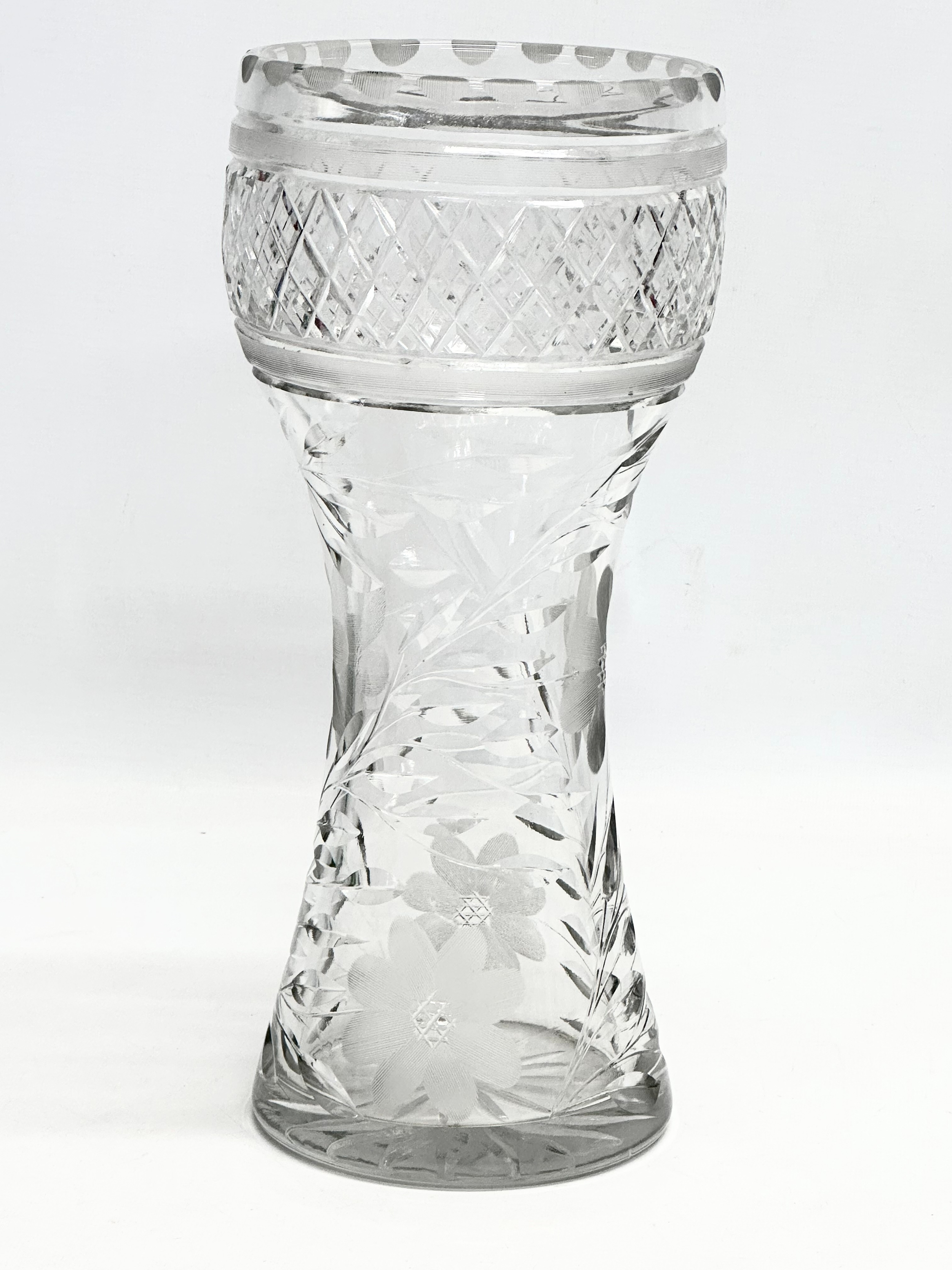 A large early 20th century good quality cut glass vase with etched sunflowers. Circa 1910. 31cm