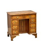 A Georgian style Yew Wood writing desk with leather top. 80x49x77cm