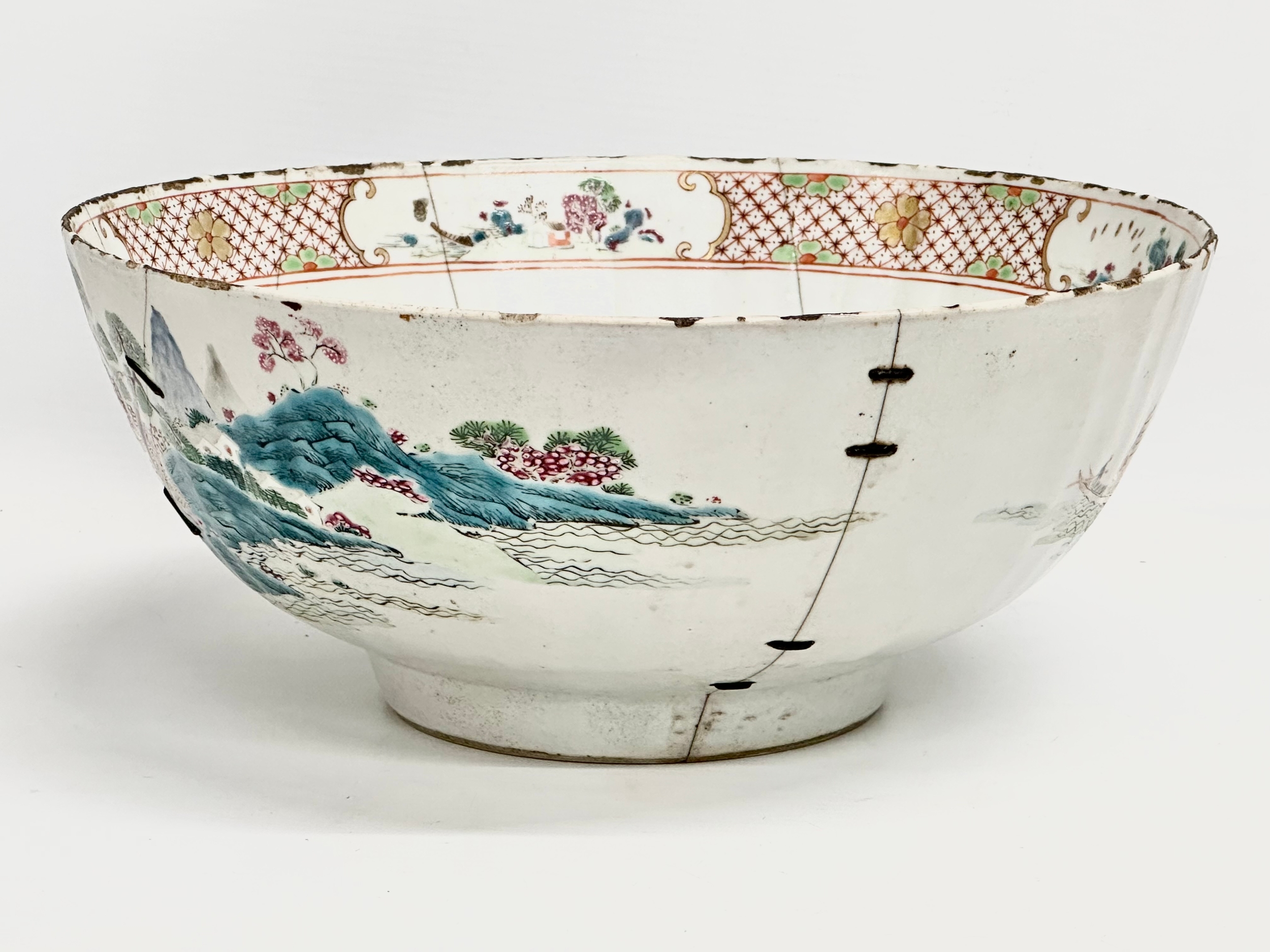 A collection of 18th and 19th Century Chinese and Japanese pottery. A Late 18th Century Chinese - Image 16 of 44