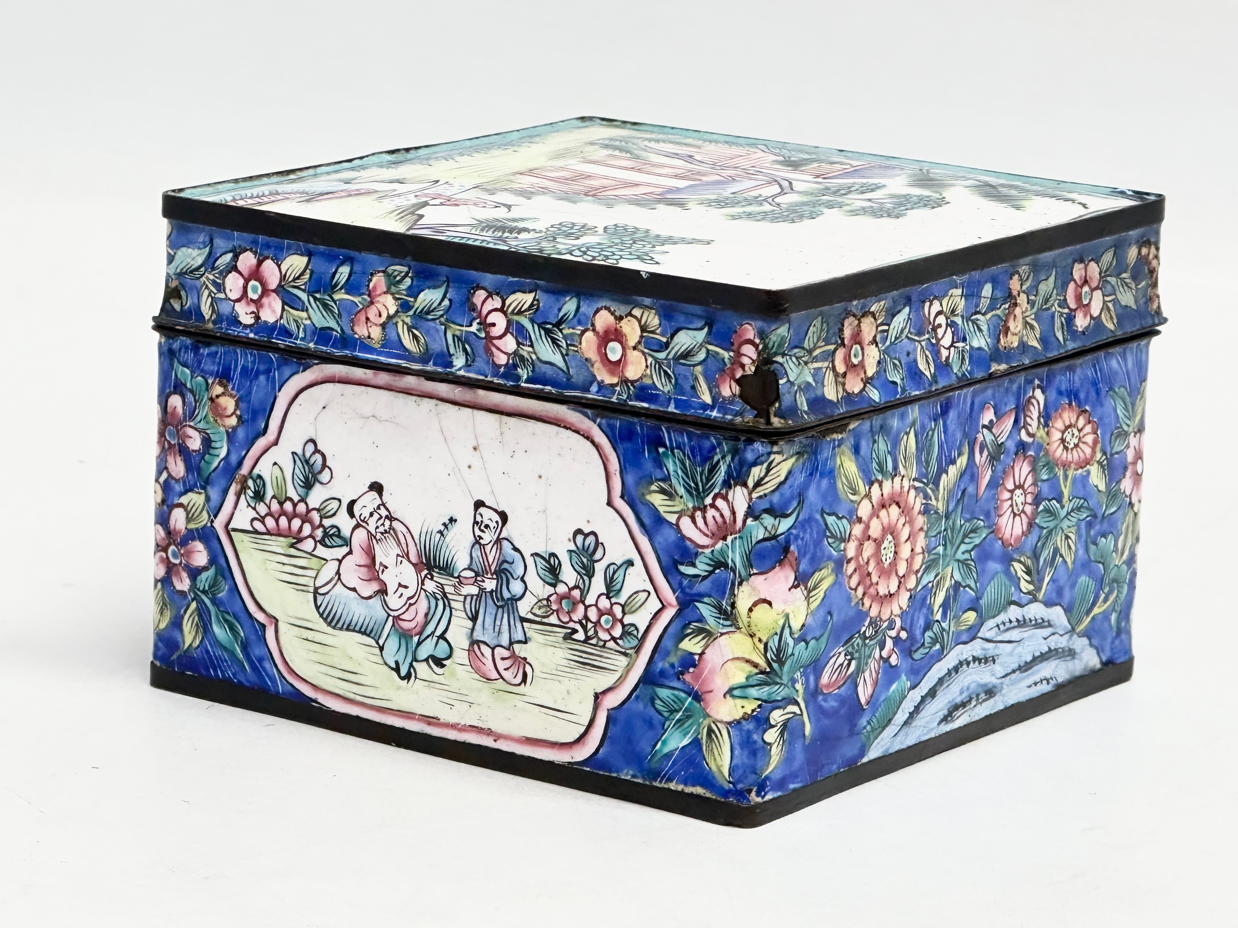 An Early 20th Century Chinese Canton Cloisonné Enamel trinket box. Circa 1900. 9.5x9.5x5.5cm - Image 7 of 12