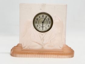 A 1930’s French Art Deco Lalique style mantle clock. 20.5x17cm.