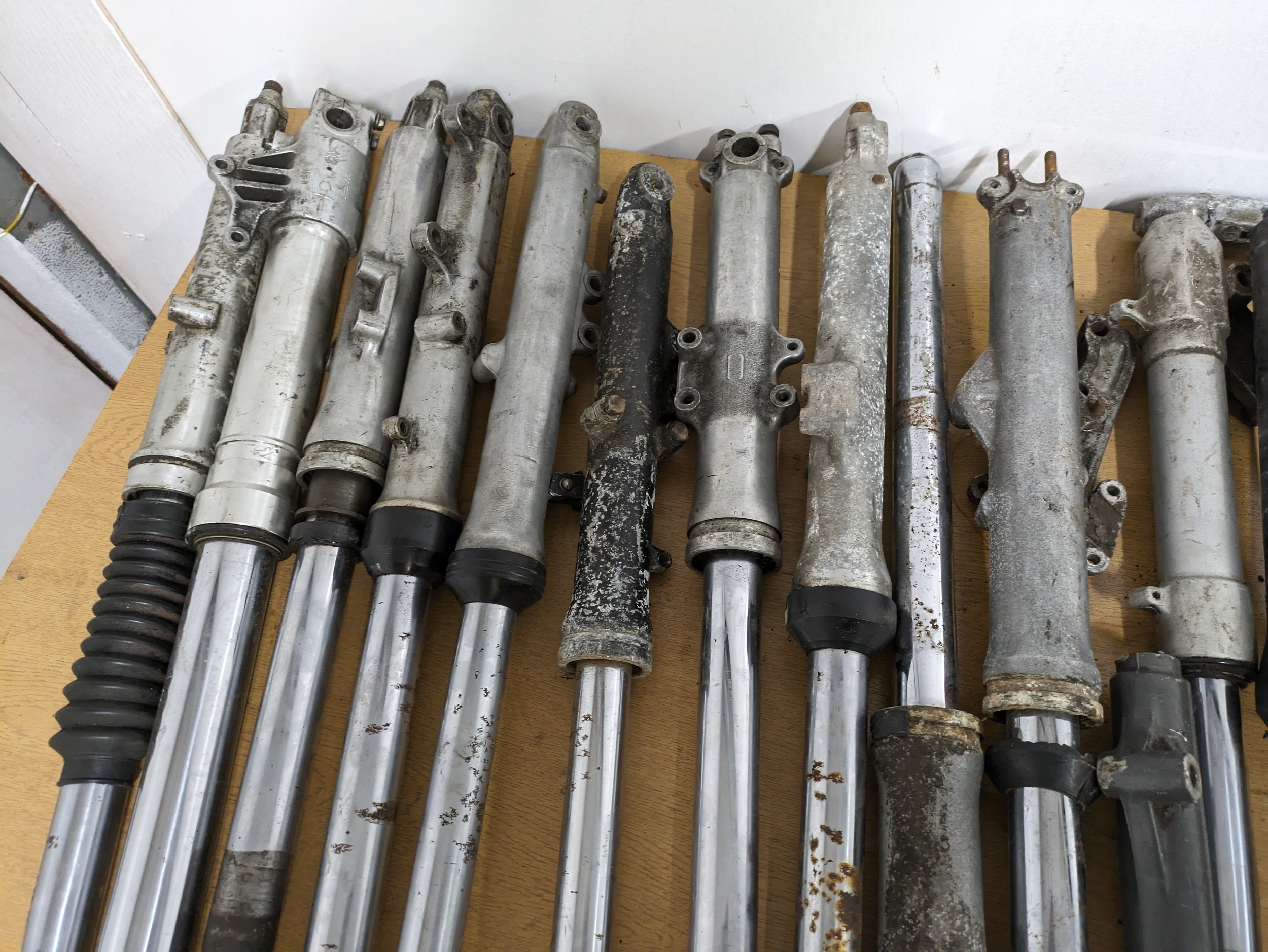 A quantity of assorted motorbike forks - Image 2 of 9