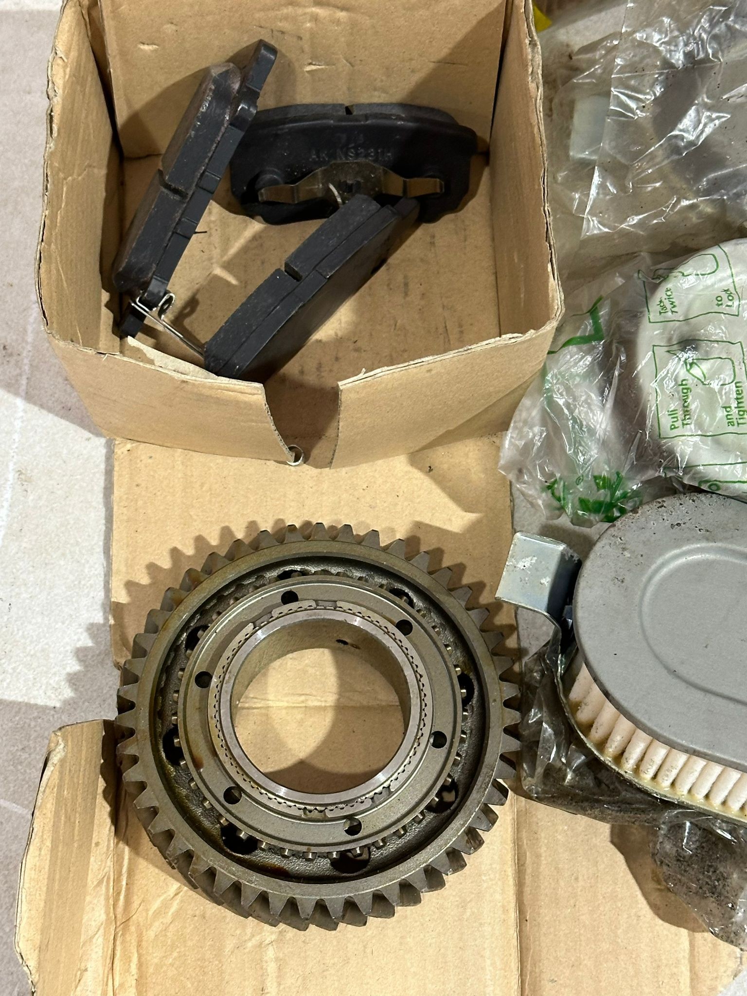 A quantity of mostly Suzuki genuine parts - Image 13 of 13