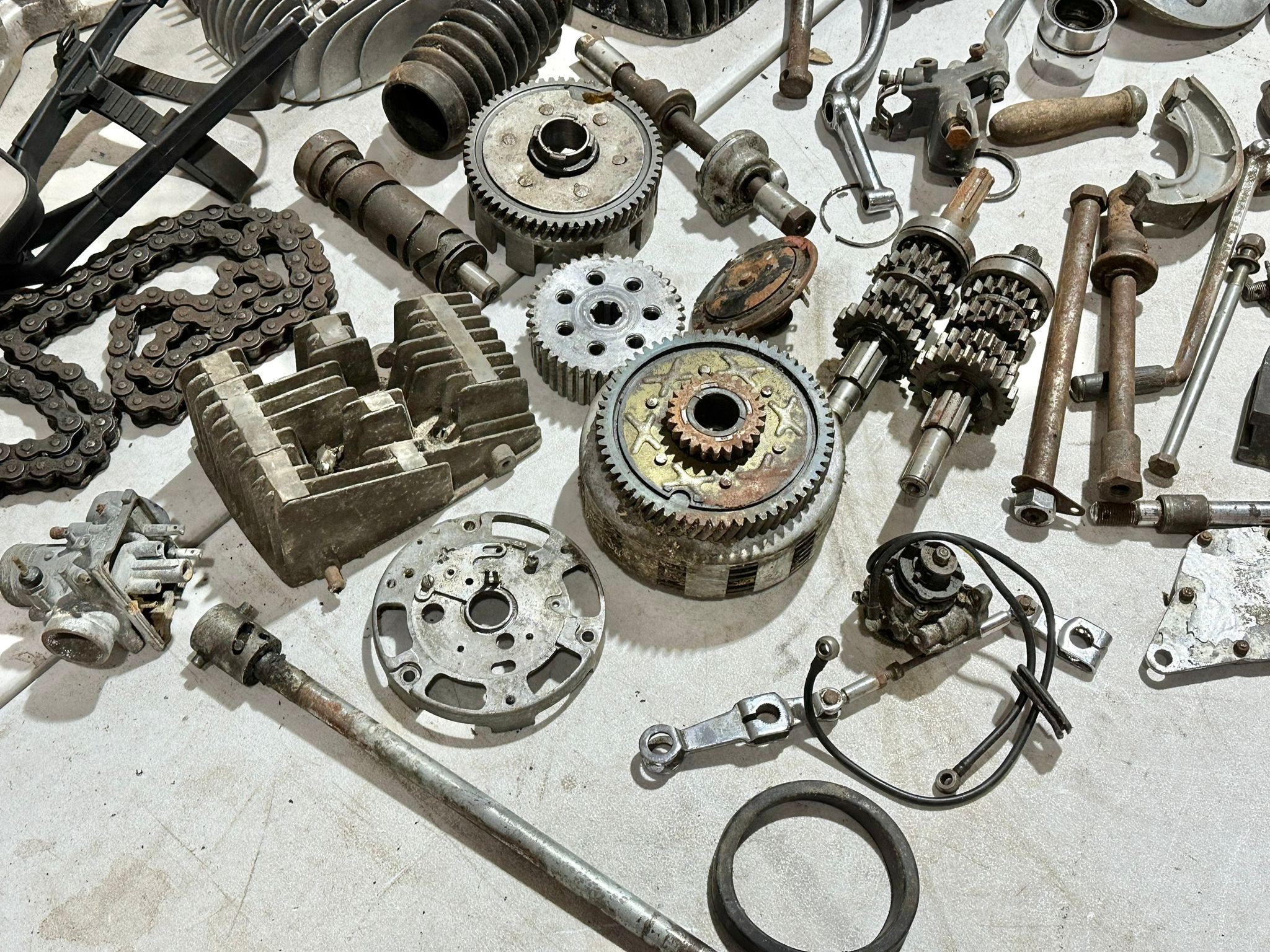 A quantity of mostly Suzuki parts, T200 etc - Bild 13 aus 17