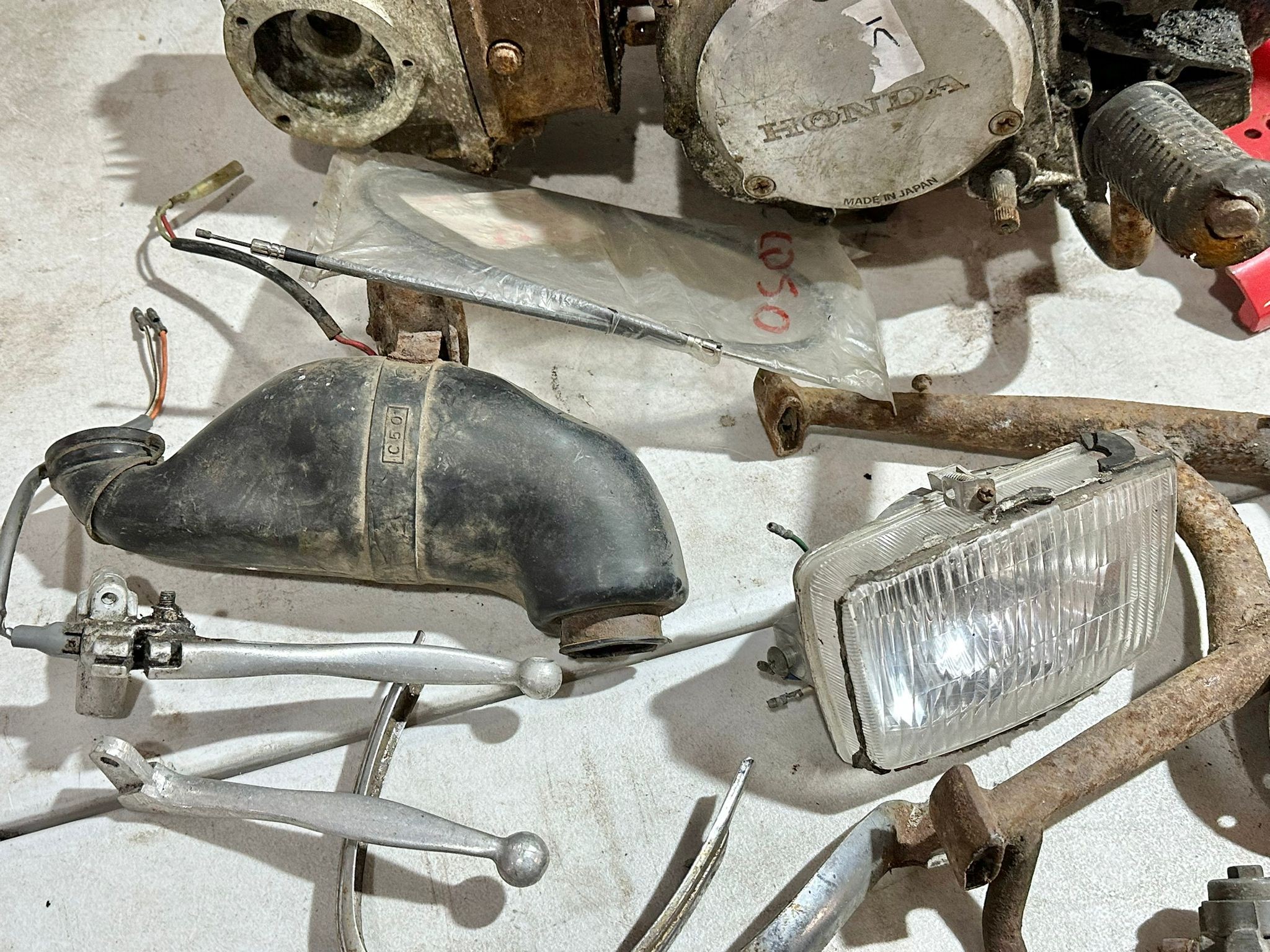 A Honda 90 cub frame with parts - Image 6 of 26