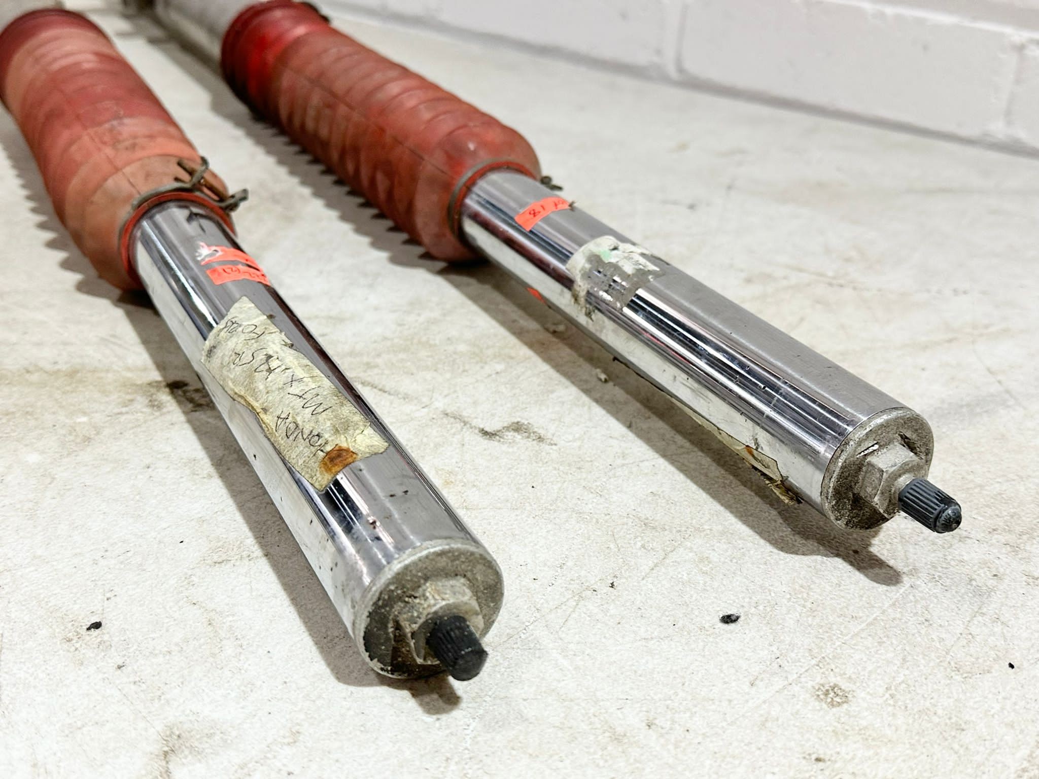 A pair of Honda MTX 125 forks - Image 2 of 7