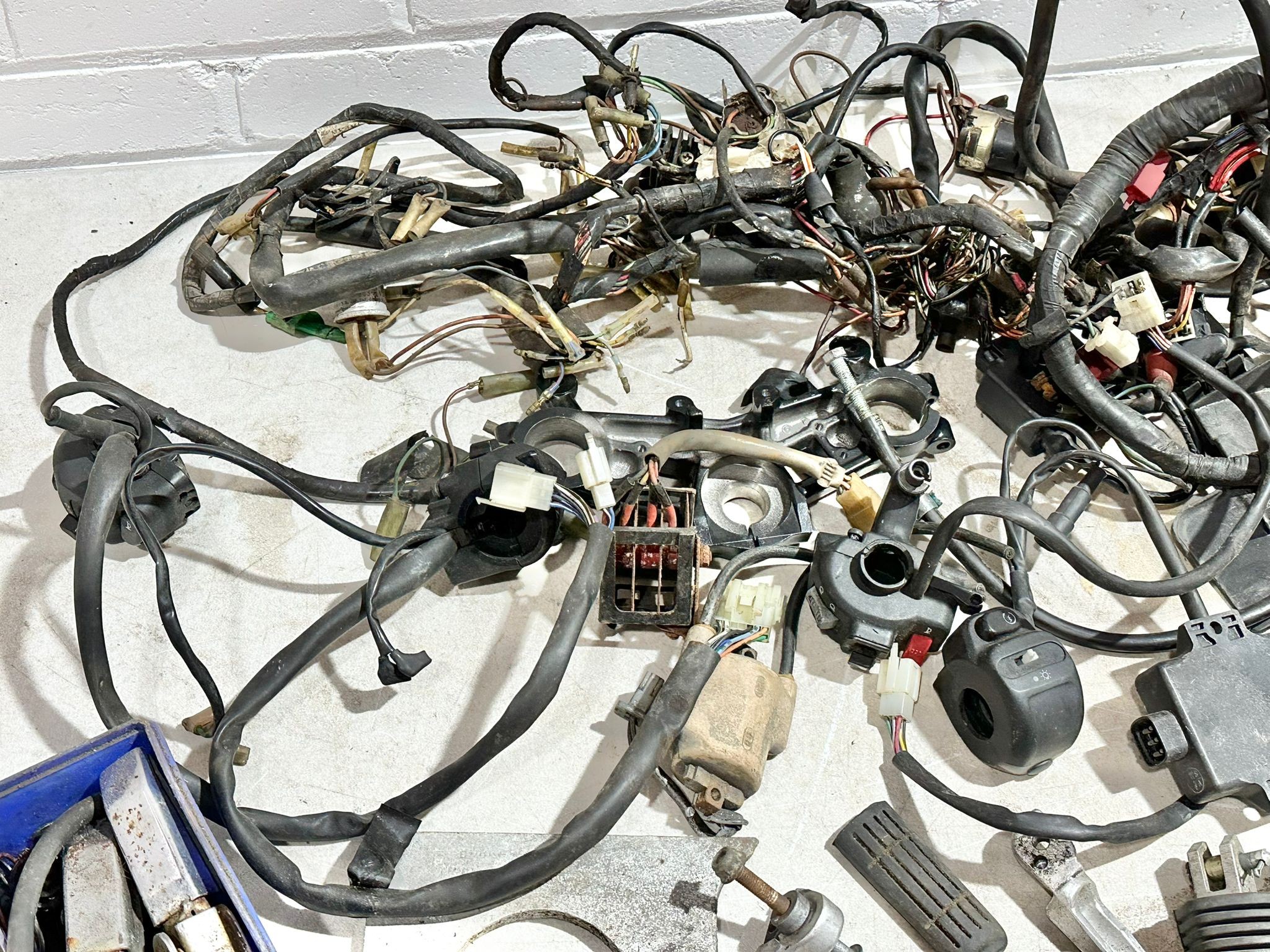 A sundry lot of various motorbike electrical parts with foot rests etc - Image 2 of 14
